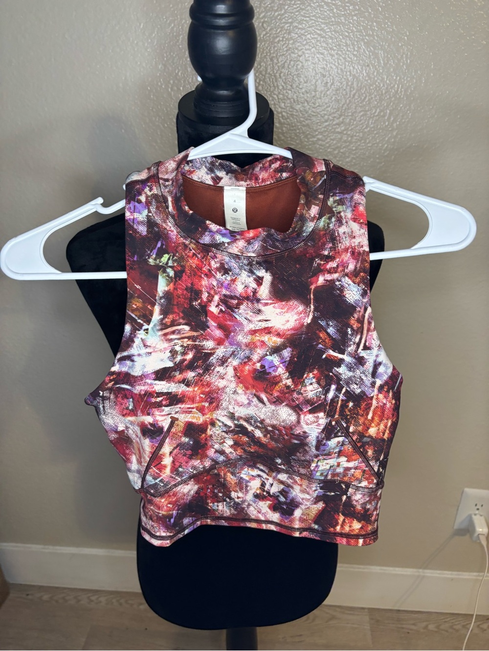 lululemon athletica Multicolor Abstract Cropped Tank - Red, Purple, Brown Size 4